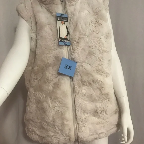 Nicole miller (2)reversible women’s faux fur vest (NO offer) please - Picture 7 of 16